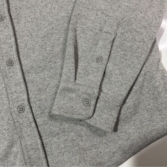 Old Navy Heavyweight Shirt Men’s Large Gray Soft Flannel Classic Fit Long Sleeve - Picture 6 of 11